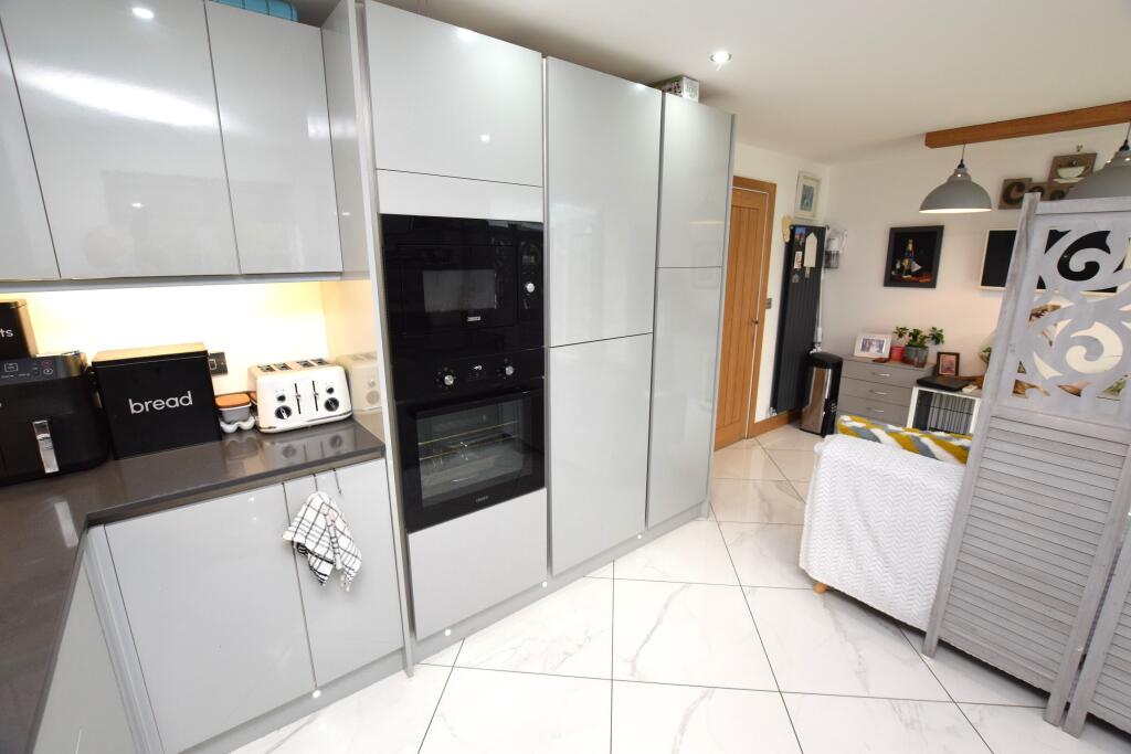 breakfast/kitchen