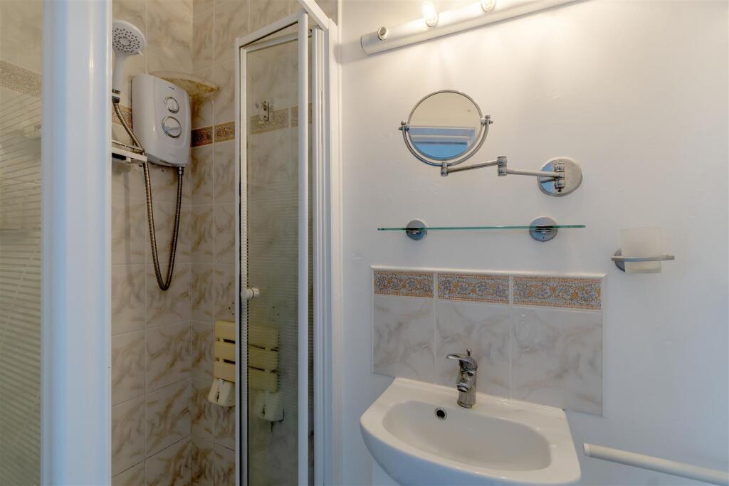Ensuite.jpg