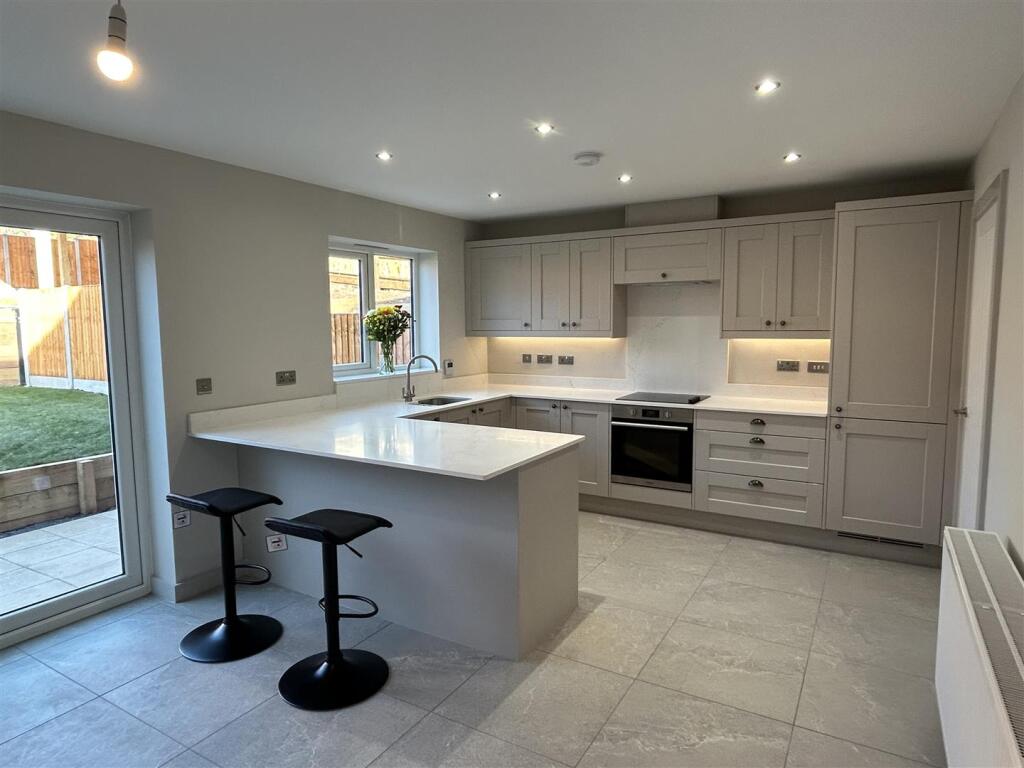 Kitchen 1.jpeg