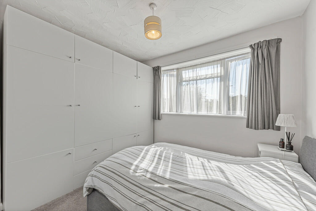 Bedroom 1 (2)