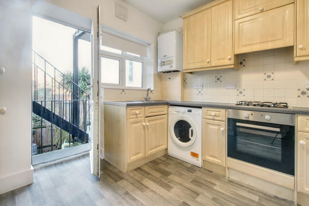 3.KITCHEN.jpg