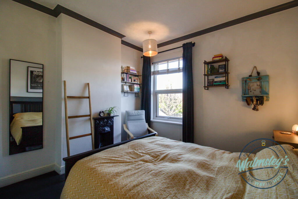 Main bedroom to rear 2