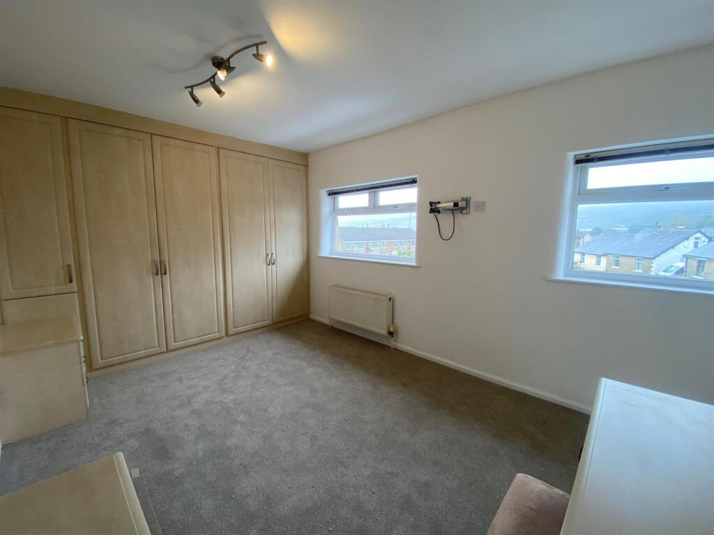 BEDROOM.jpg
