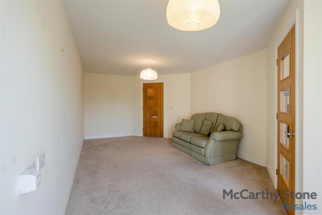 8642767-interior03.jpg