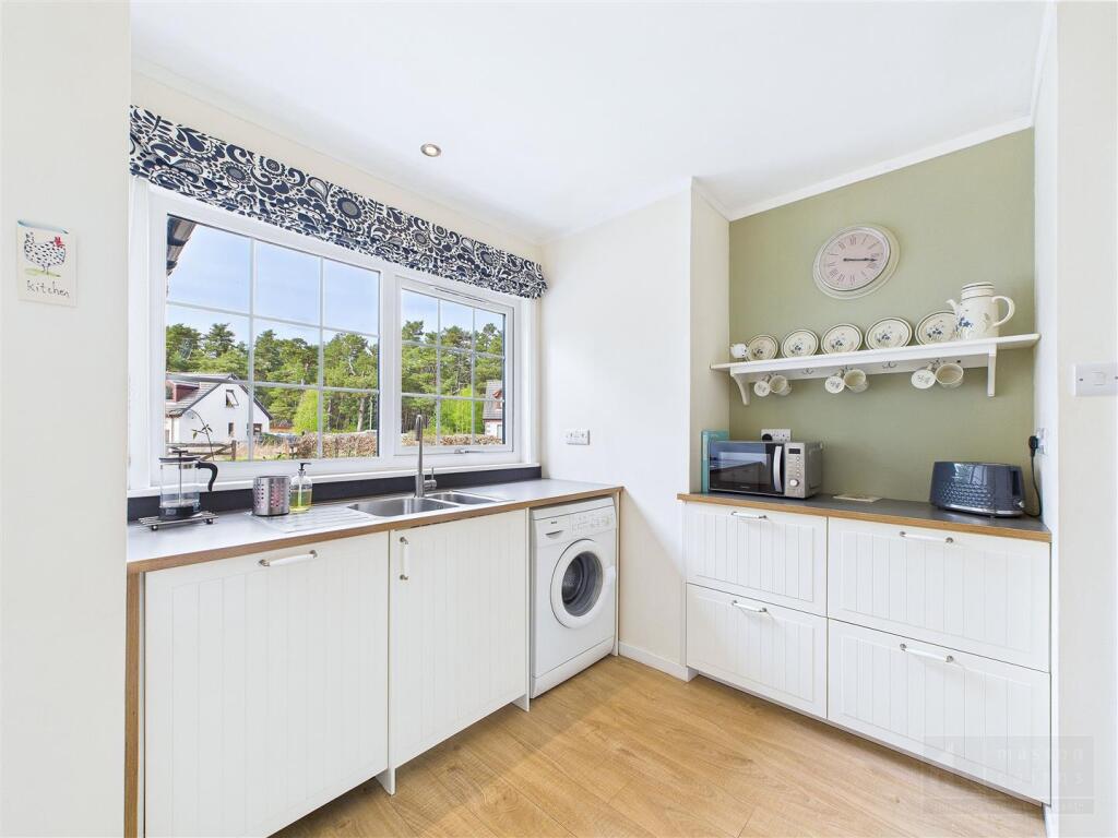 Kitchen / Dining