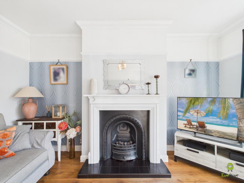 Presented by Clinton at EweMove Bexleyheath and Da