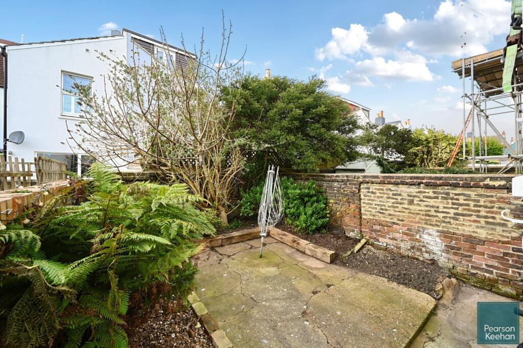 10 Kendal road, BN3 (29).jpg