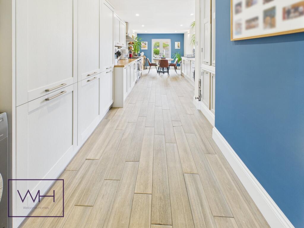 CAM03785G0-PR0282-ST