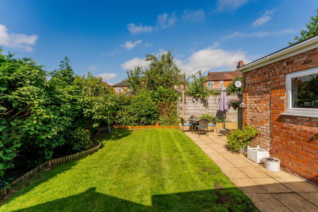 10 Rayleigh Avenue, Davenham-2.jpg