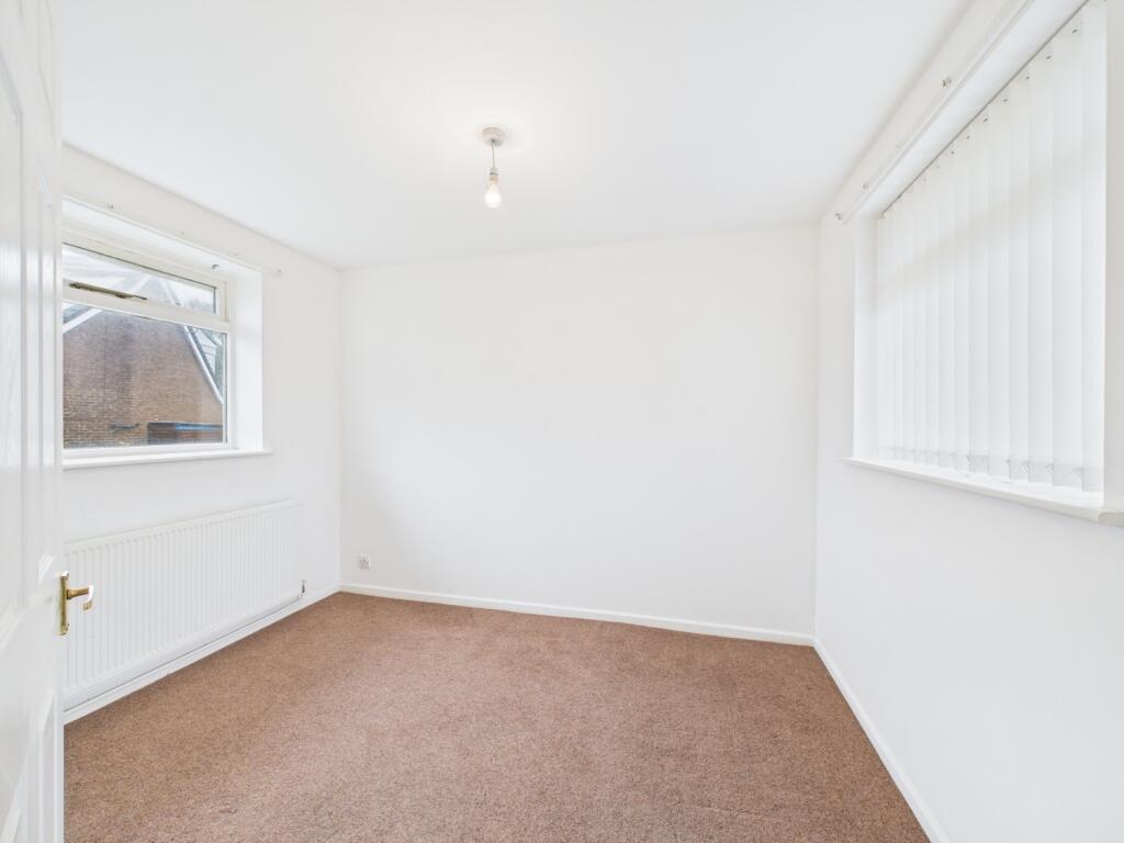 CAM02093G0-PR0055-STILL008