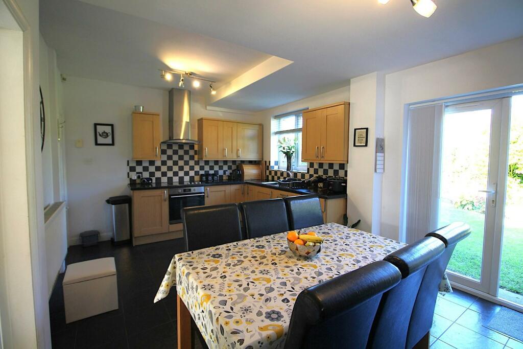 kitcchen -dining 2 .JPG