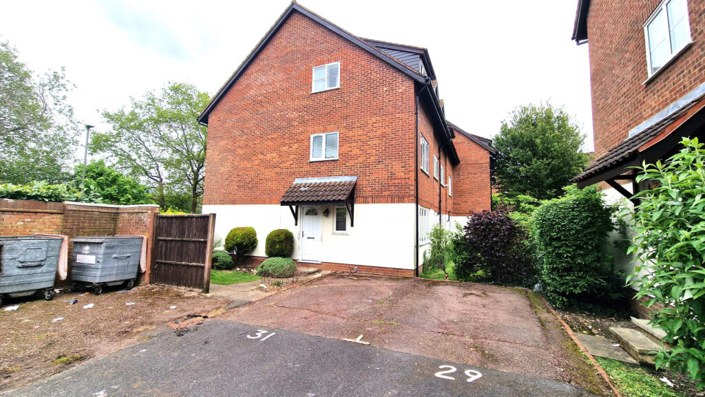 2 BEDROOM GROUND FLOOR FLAT