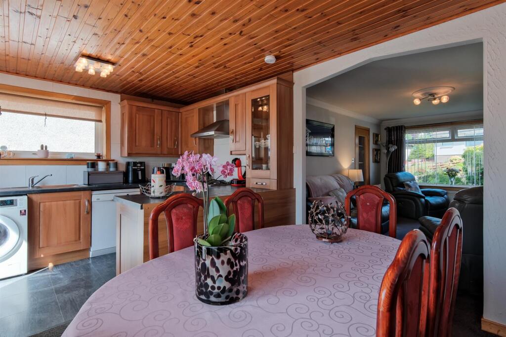 018-11 Whiteshaw Avenue, Carluke, ML8 5DF.jpg