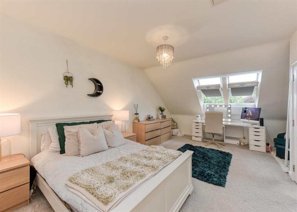 61 Henry Fowler Drive-bed1a.jpg