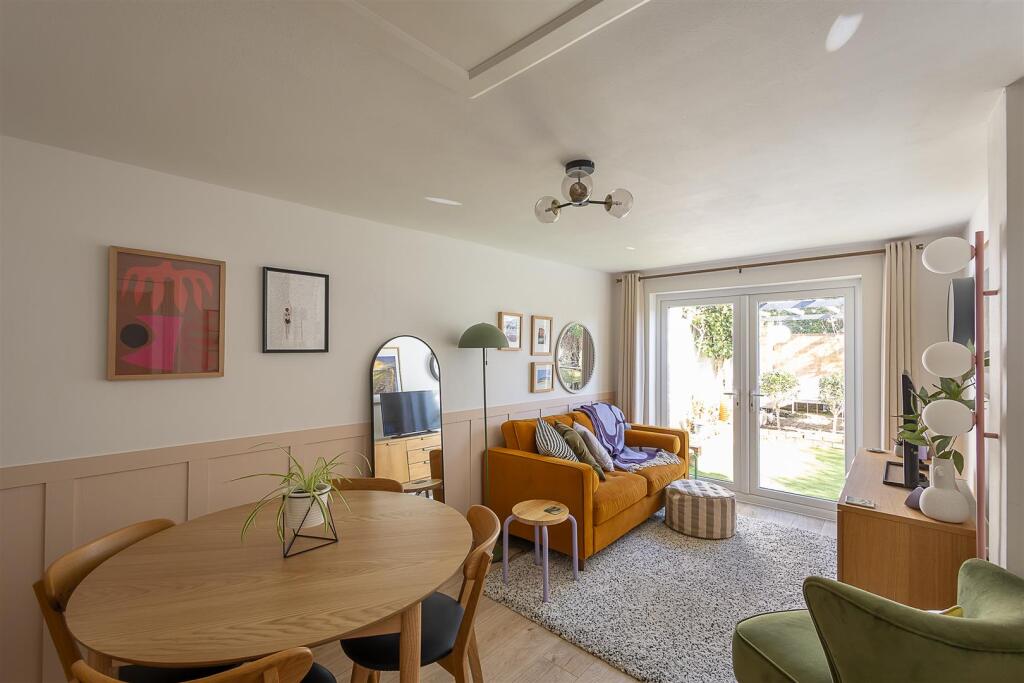 Ground Floor Reception