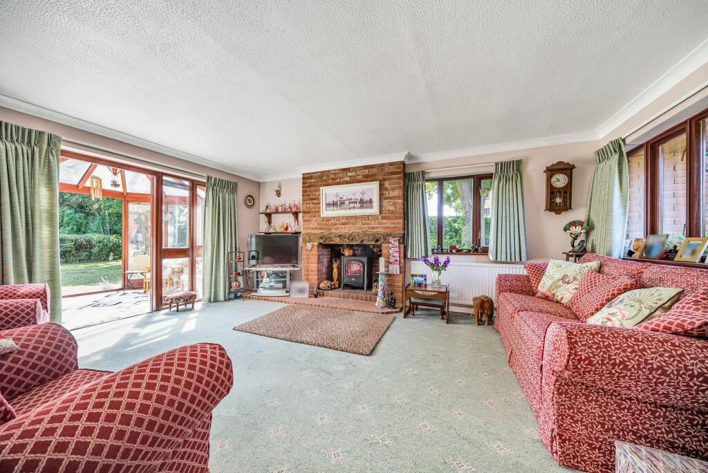 Living Room (2)