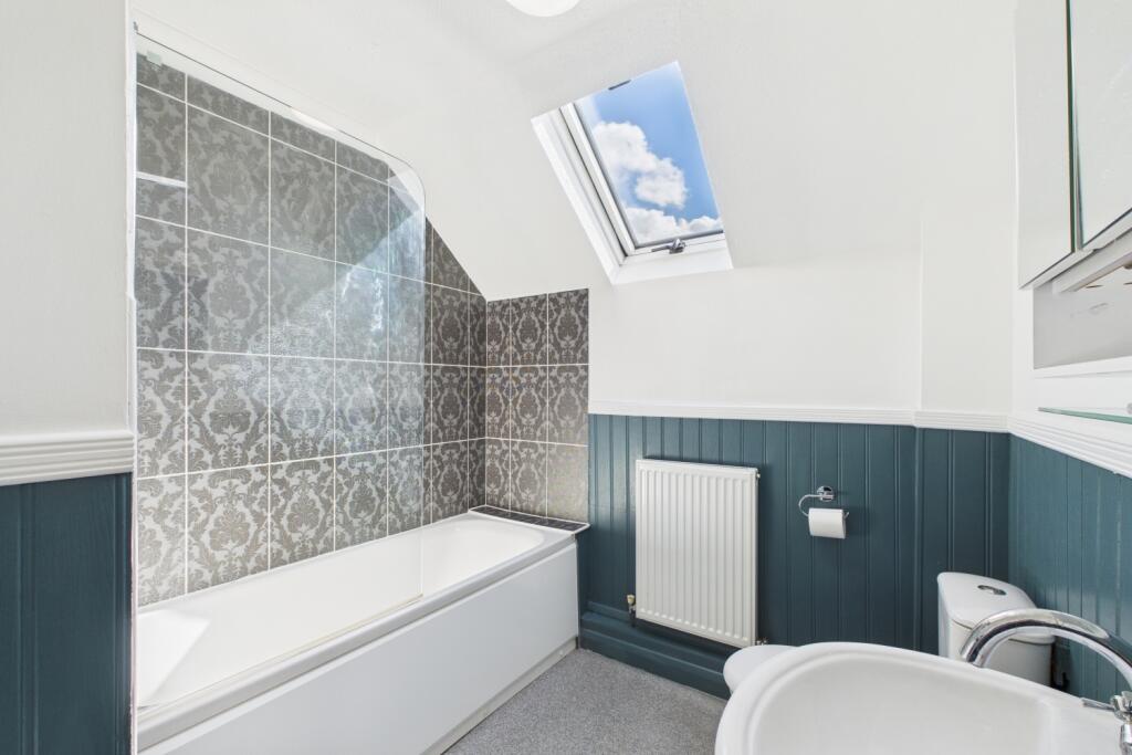 CAM04671G0-PR0081-STILL012