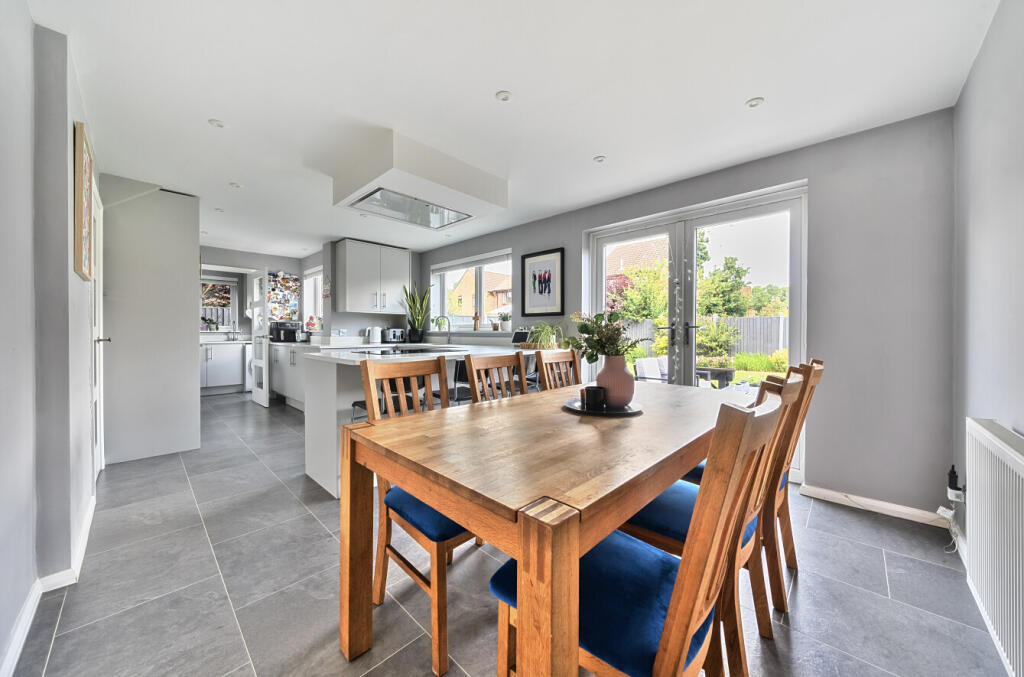 1285589-6-6842c09...