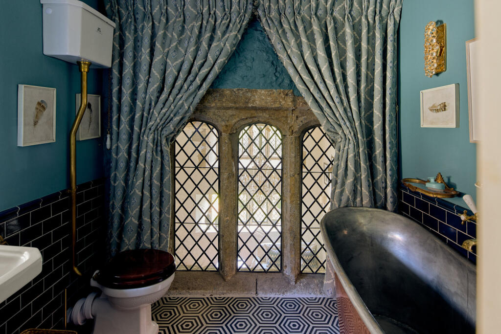 220544 - New Place Manor, Pulborough, RH20 55.jpg