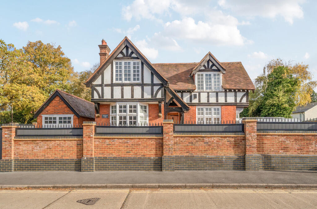 1373297-6-6900a73...