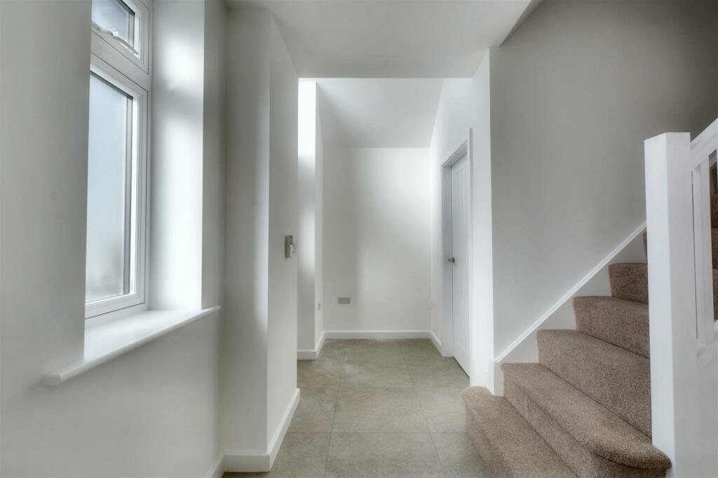 Entrance Hall_1.jpeg