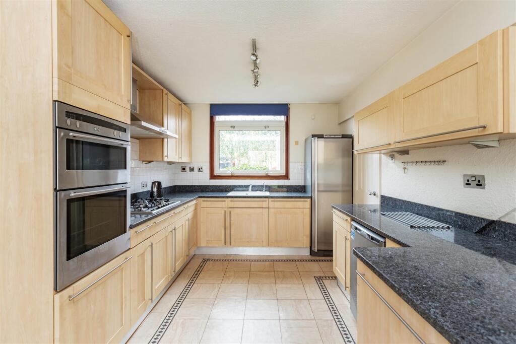 153 Knights Croft-HR12.jpg