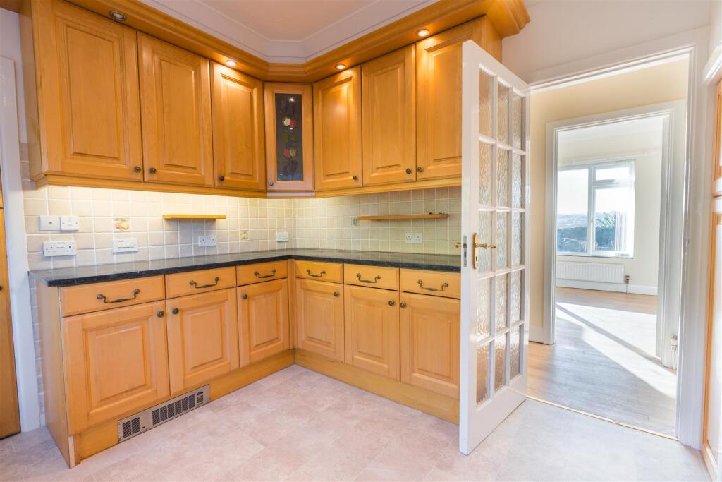 Pavings, Roundham Gardens, Paignton - Photograph 4