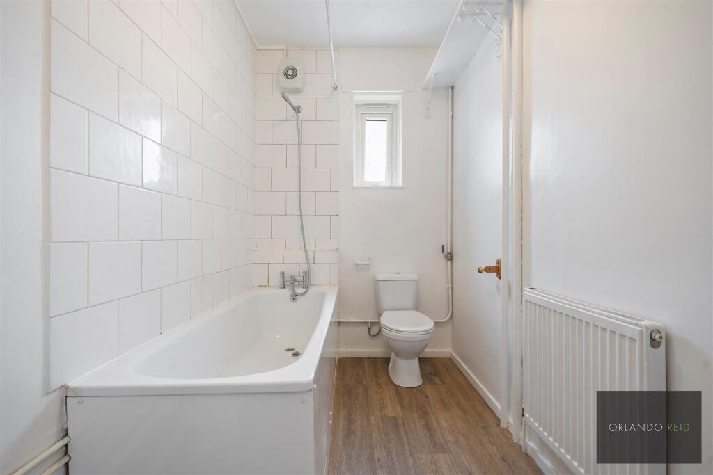 Flat 31, Victoria House SW8 1QT-9.jpg