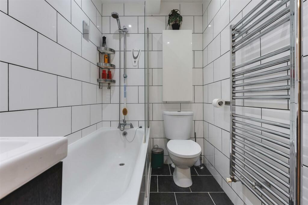 18 Evering Road (Flat 1)-11.jpg