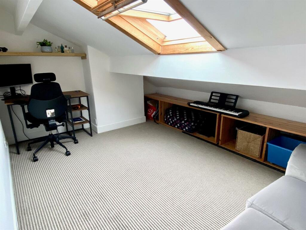 bracken hill 6 attic bedroom.jpg