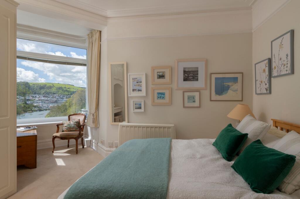 Apt 2 Castella_Bedroom_Kingswear