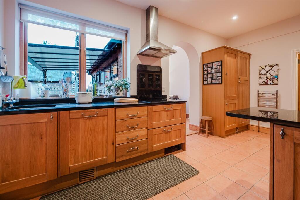 Cambridge Road, Hale, Altrincham