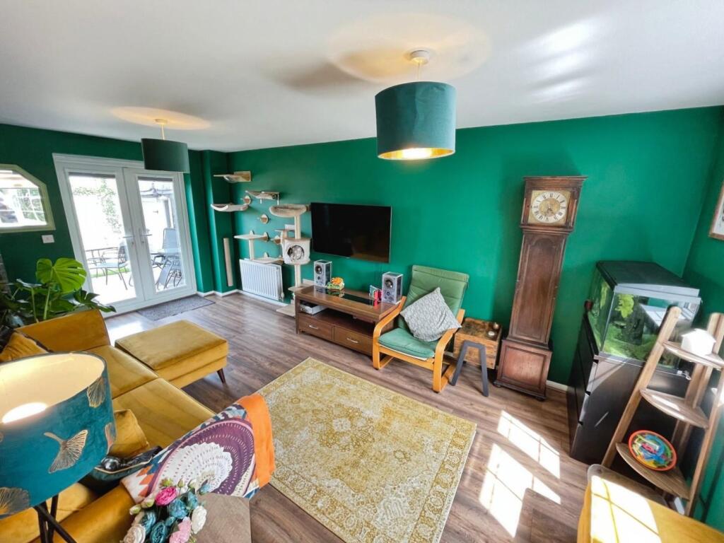 cee2fb3e-1-4500-BD05-30EC3B820759-1846-00000E72F63