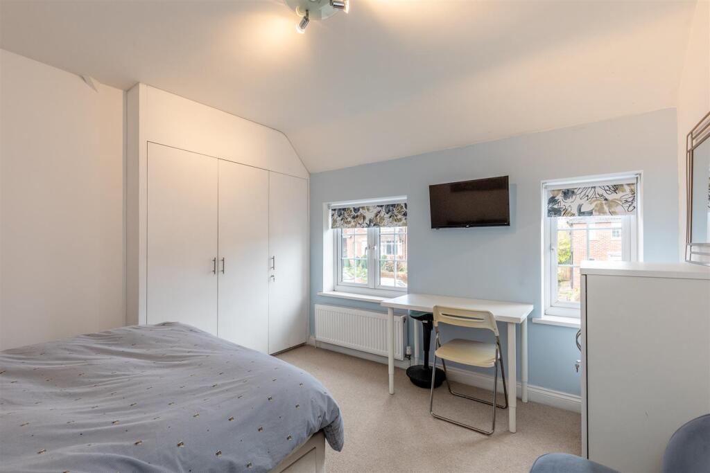 Westbury Lane Bed 1.jpg