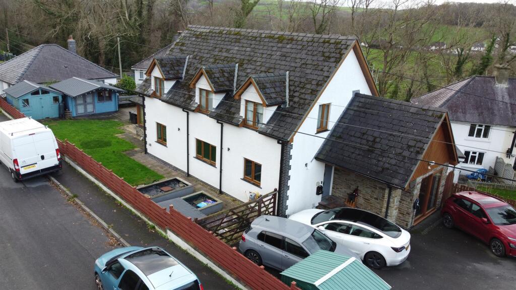 dji_fly_20251211_103946 am_202_1765449688008_photo