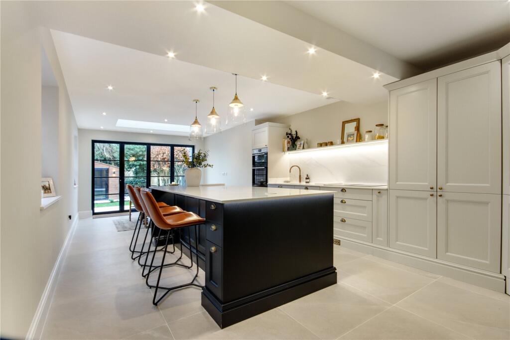 Kitchen/Breakfast Rm