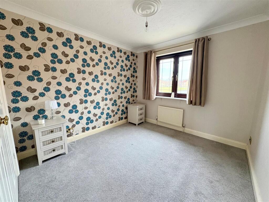 7. bed2.jpg