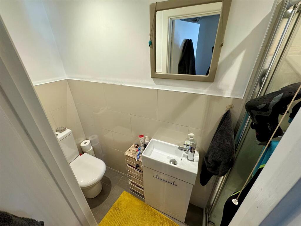 15 Tolcarne Road Shower Room