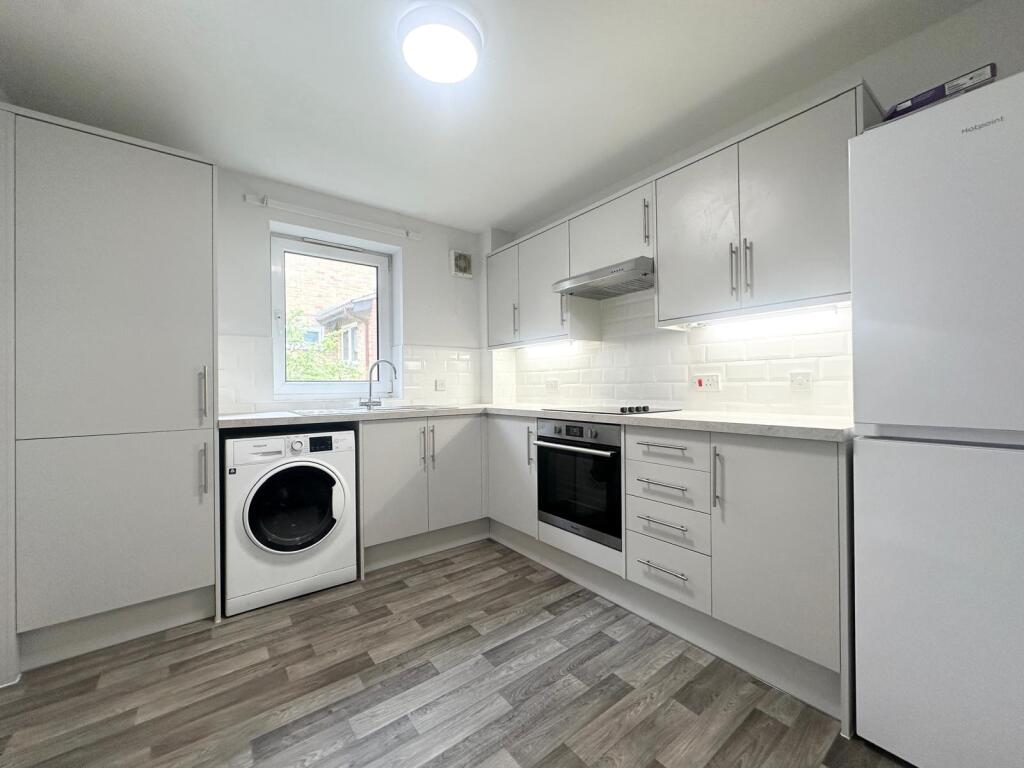 2. KITCHEN.jpeg