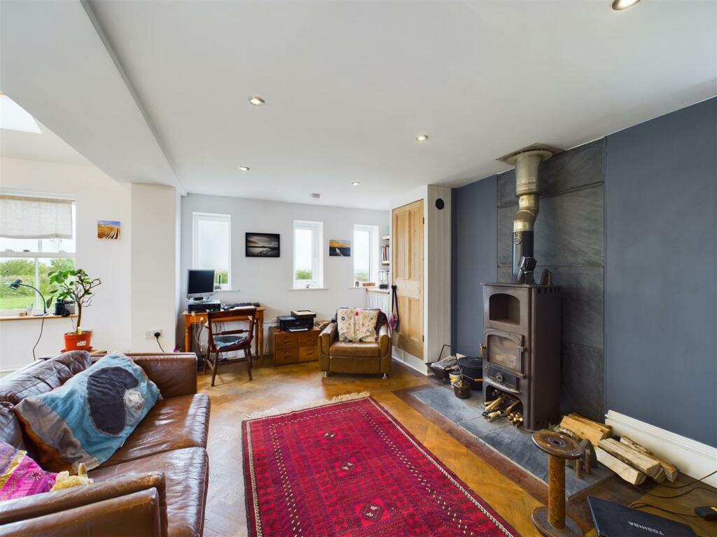OPEN PLAN LIVING/KITCHEN/ SITTING ROOM