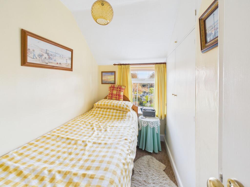 BEDROOM 2