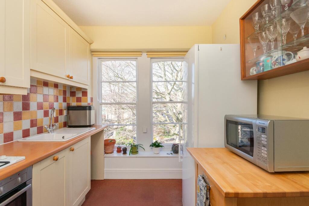 7F2R1RD - Kitchen C.jpg