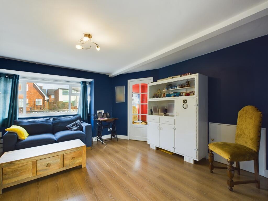 CAM02386G0-PR0113-STILL034