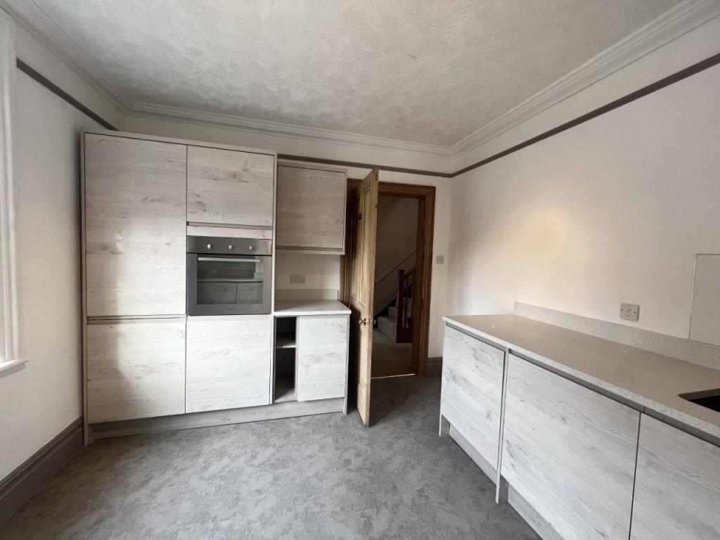 kitchen 2.jpg