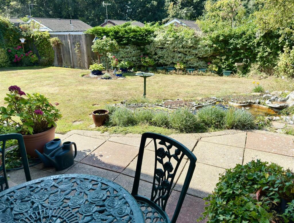 GARDEN SEATING.jpg