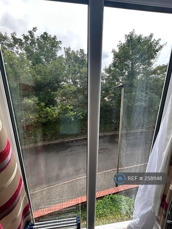 Side Floor To Ceiling Window