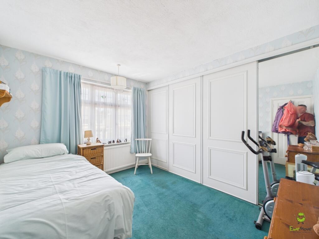 CAM03779G0-PR0254-STILL003