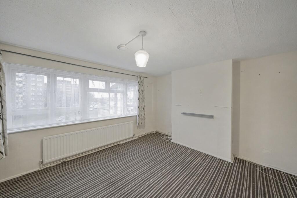 19 Warwick Court, Newmarket Avenue, Northolt UB5 4ET