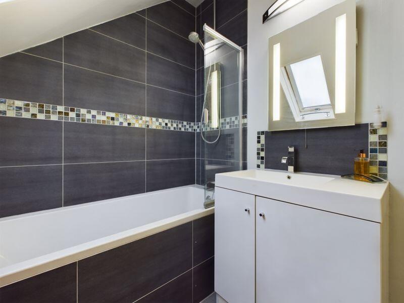 Top floor shower room 
