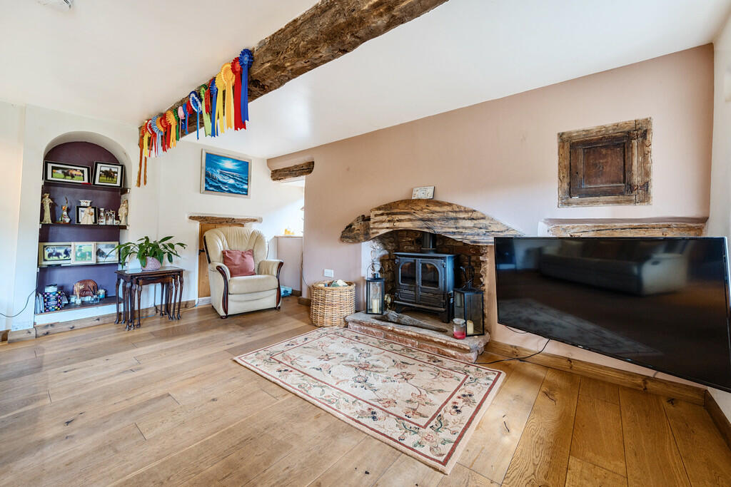 Living Room/Dinin...